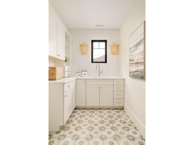 735 S Gaylord St, Denver, CO 80209