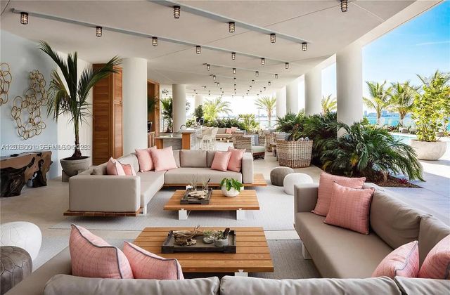 2900 NE 7th Ave 3207, Miami, FL 33137