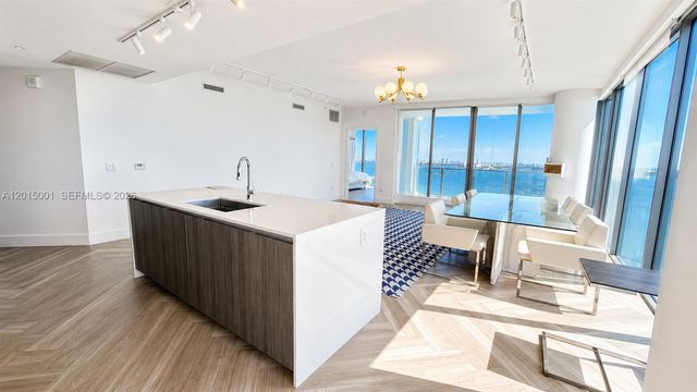 2900 NE 7th Ave 3207, Miami, FL 33137