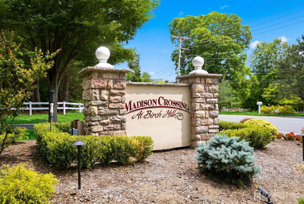 26 Daly Court, Old Bridge, NJ 08857
