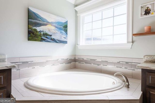 4668 Amelia Circle, Hahira, GA 31632