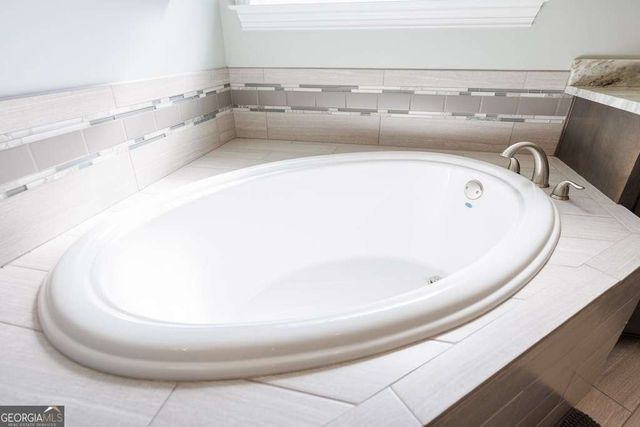 4668 Amelia Circle, Hahira, GA 31632