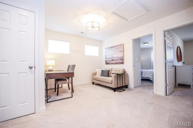 635 Maple Forest 24, Kirkwood, MO 63122