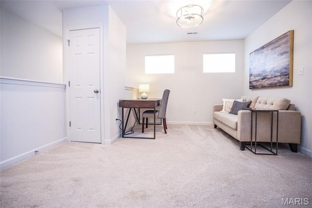 635 Maple Forest 24, Kirkwood, MO 63122