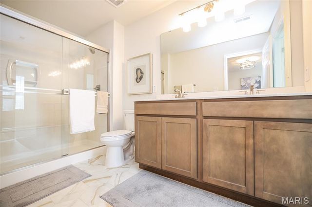 635 Maple Forest 24, Kirkwood, MO 63122