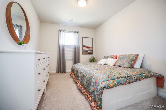 635 Maple Forest 24, Kirkwood, MO 63122