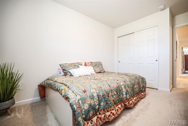 635 Maple Forest 24, Kirkwood, MO 63122