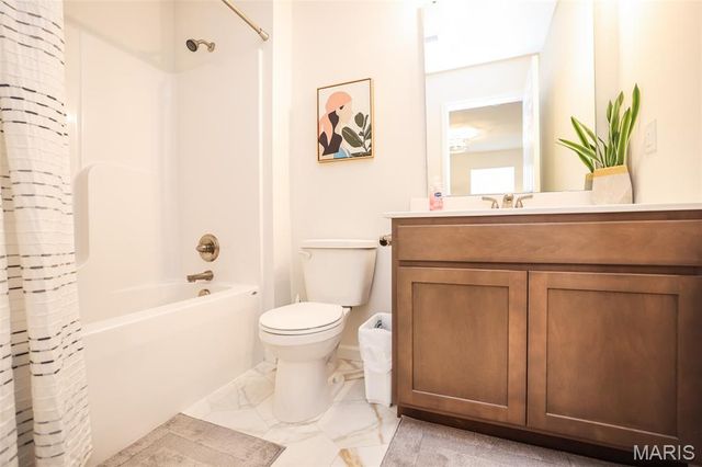 635 Maple Forest 24, Kirkwood, MO 63122