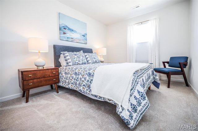 635 Maple Forest 24, Kirkwood, MO 63122