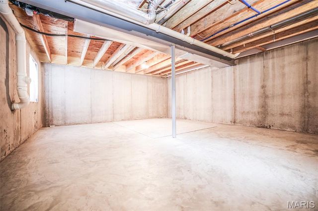 635 Maple Forest 24, Kirkwood, MO 63122