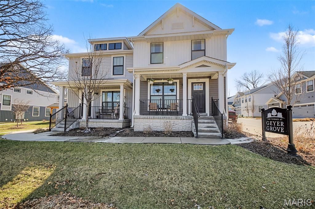 635 Maple Forest 24, Kirkwood, MO 63122