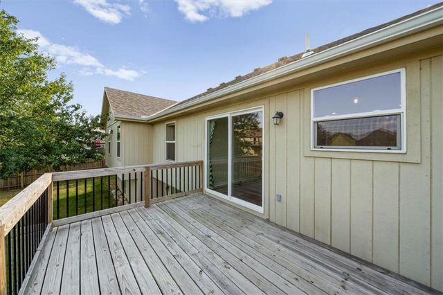 805 SW Bobcat Street, Oak Grove, MO 64075