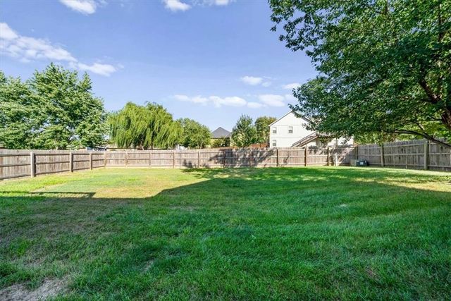 805 SW Bobcat Street, Oak Grove, MO 64075
