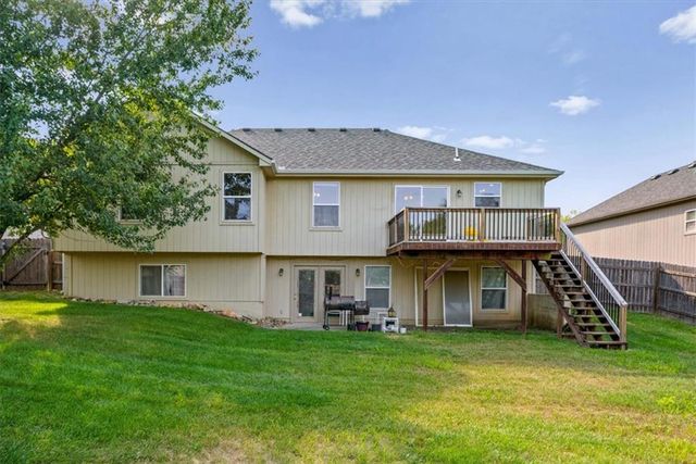 805 SW Bobcat Street, Oak Grove, MO 64075