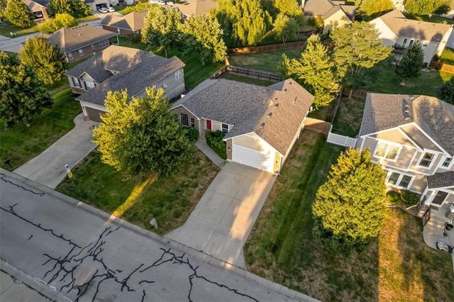 805 SW Bobcat Street, Oak Grove, MO 64075