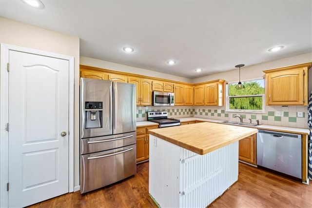 805 SW Bobcat Street, Oak Grove, MO 64075