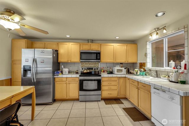 622 141st Street S, Parkland, WA 98444