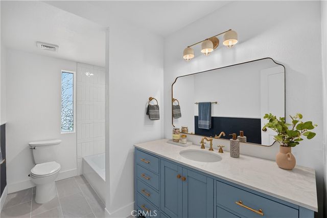 987 Modjeska, Costa Mesa, CA 92627