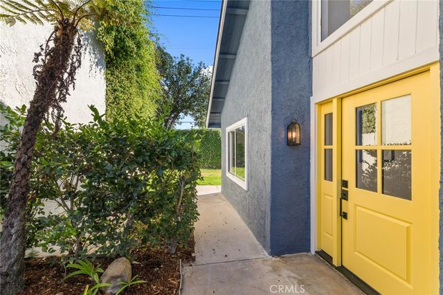 987 Modjeska, Costa Mesa, CA 92627