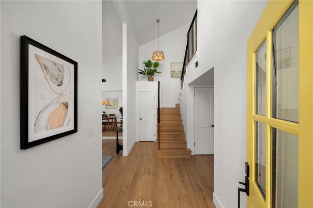 987 Modjeska, Costa Mesa, CA 92627