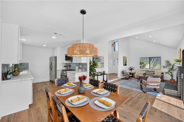 987 Modjeska, Costa Mesa, CA 92627
