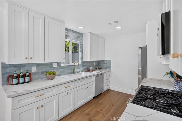 987 Modjeska, Costa Mesa, CA 92627