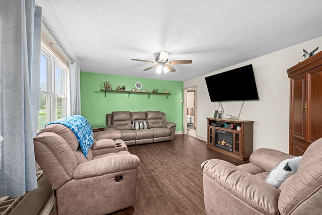 4101 5th Avenue, East Moline, IL 61244
