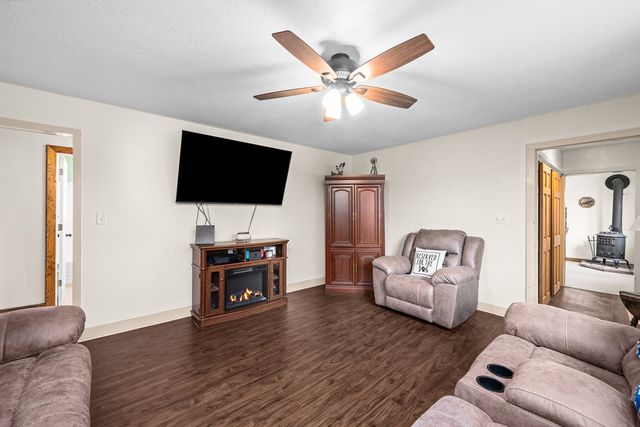 4101 5th Avenue, East Moline, IL 61244