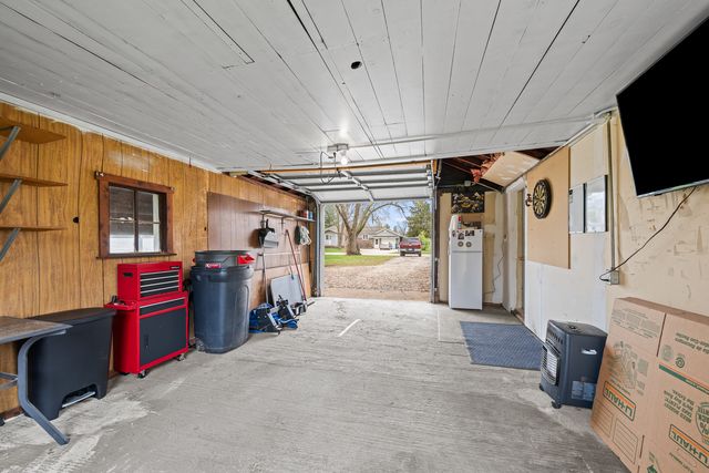 4101 5th Avenue, East Moline, IL 61244
