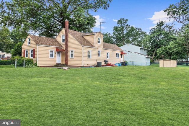 445 4TH AVE, Bellmawr, NJ 08031