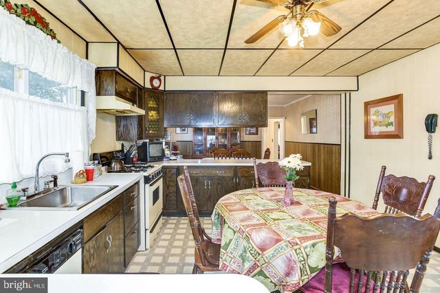 445 4TH AVE, Bellmawr, NJ 08031