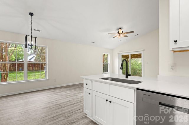 6123 Mcintyre Ridge Drive, Charlotte, NC 28216