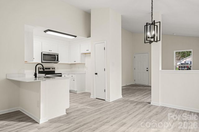 6123 Mcintyre Ridge Drive, Charlotte, NC 28216