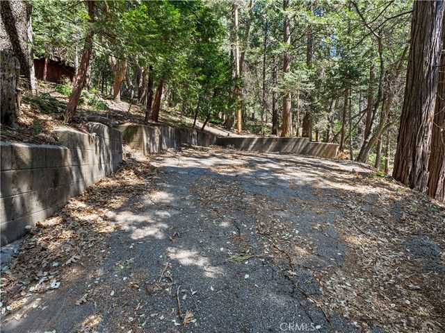 1155 Chateau, Crestline, CA 92325