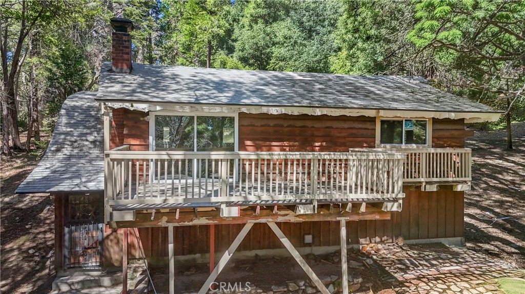 Image 24 of property listing at 1155 Chateau, Crestline, CA 92325