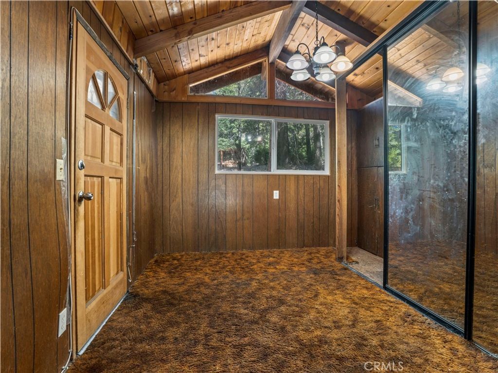 Image 8 of property listing at 1155 Chateau, Crestline, CA 92325