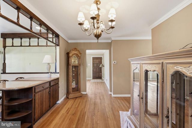 2015 SPRING MILL RD, Conshohocken, PA 19428