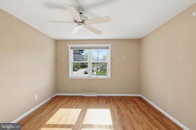 2015 SPRING MILL RD, Conshohocken, PA 19428