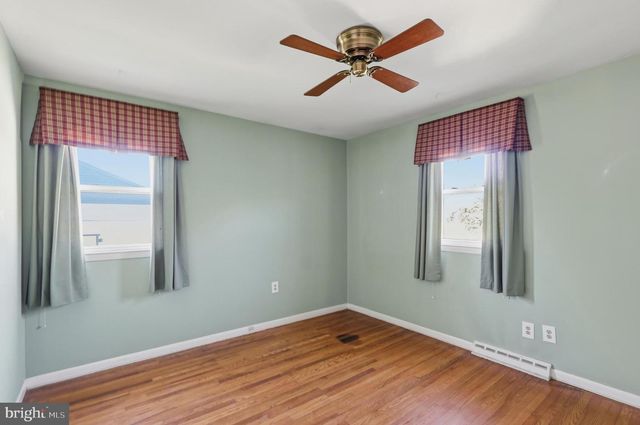 2015 SPRING MILL RD, Conshohocken, PA 19428