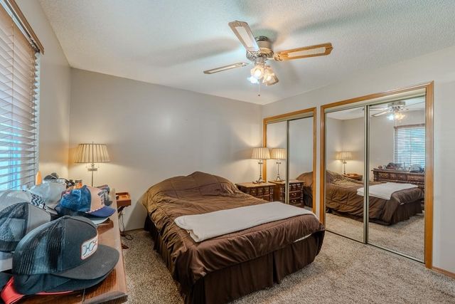 418 W Woodland Dr, Derby, KS 67037