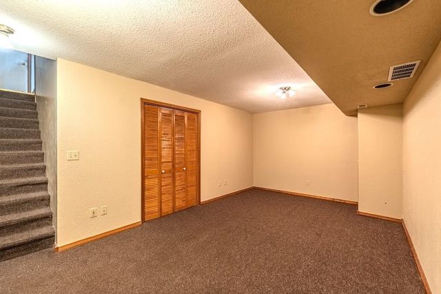 418 W Woodland Dr, Derby, KS 67037
