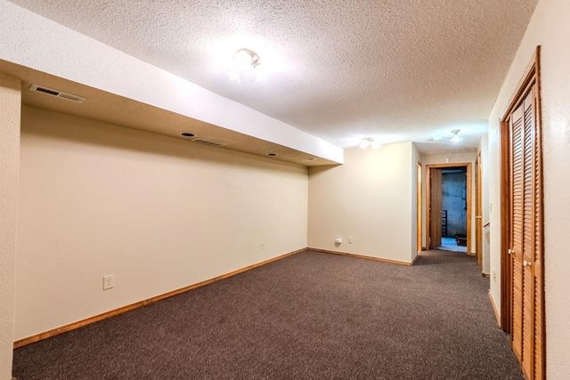 418 W Woodland Dr, Derby, KS 67037