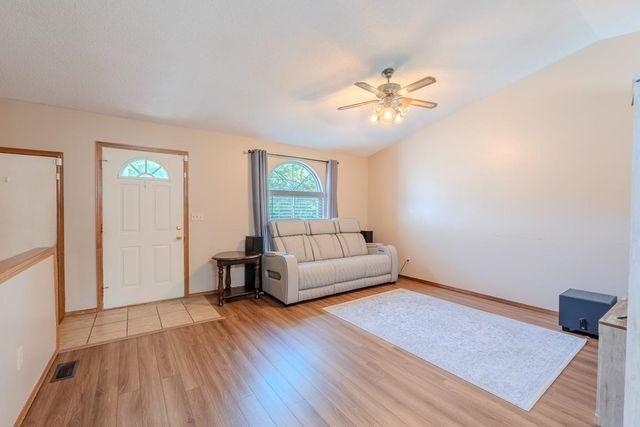 418 W Woodland Dr, Derby, KS 67037