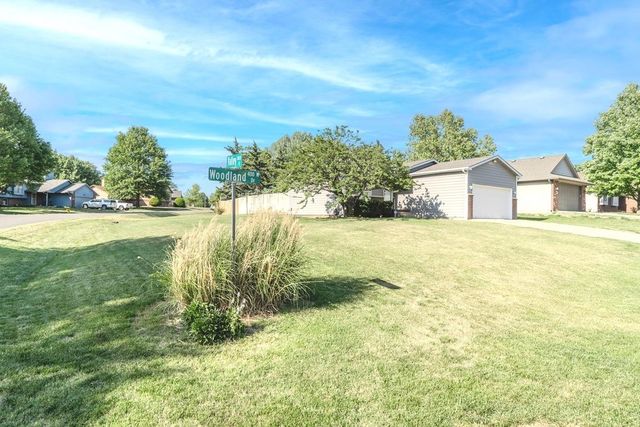 418 W Woodland Dr, Derby, KS 67037