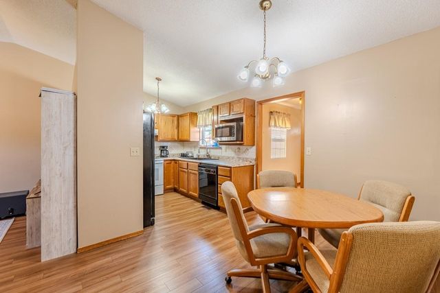 418 W Woodland Dr, Derby, KS 67037