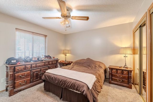 418 W Woodland Dr, Derby, KS 67037