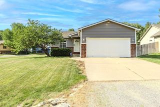 418 W Woodland Dr, Derby, KS 67037