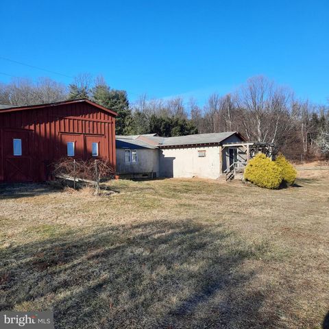 408 KINTNER RD, Kintnersville, PA 18930