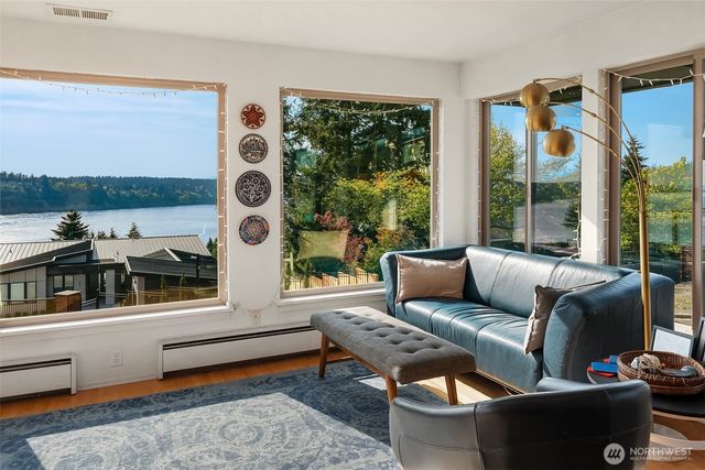 6614 N 49th Street, Tacoma, WA 98407