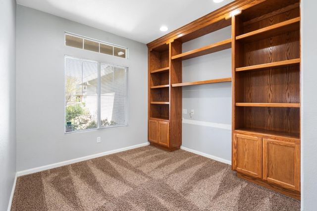 7833 Primm Valley Ct, Sacramento, CA 95829